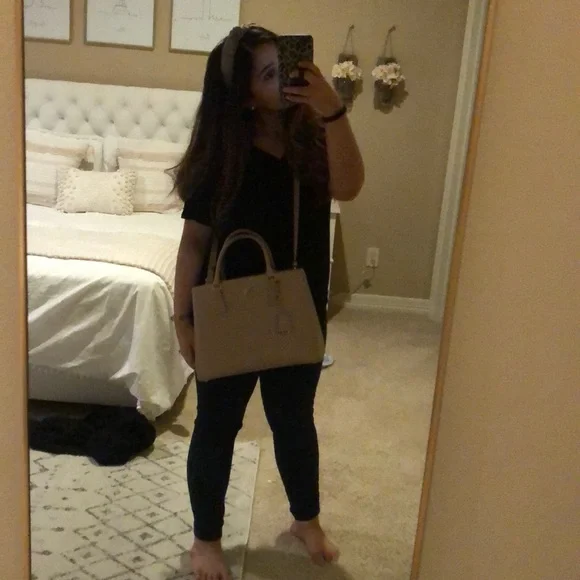 Prada Galleria Medium Saffiano Lux in Cammeo - Picture 10 of 10